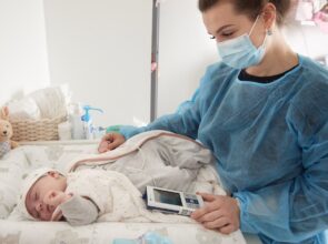 L’hospitalisation à domicile : soigner autrement, près de chez vous